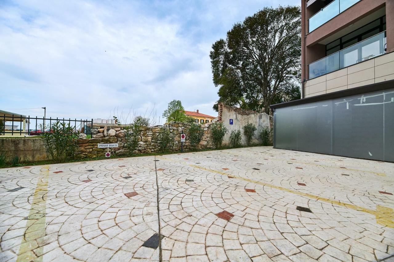Apartman Leon Umag Exterior photo
